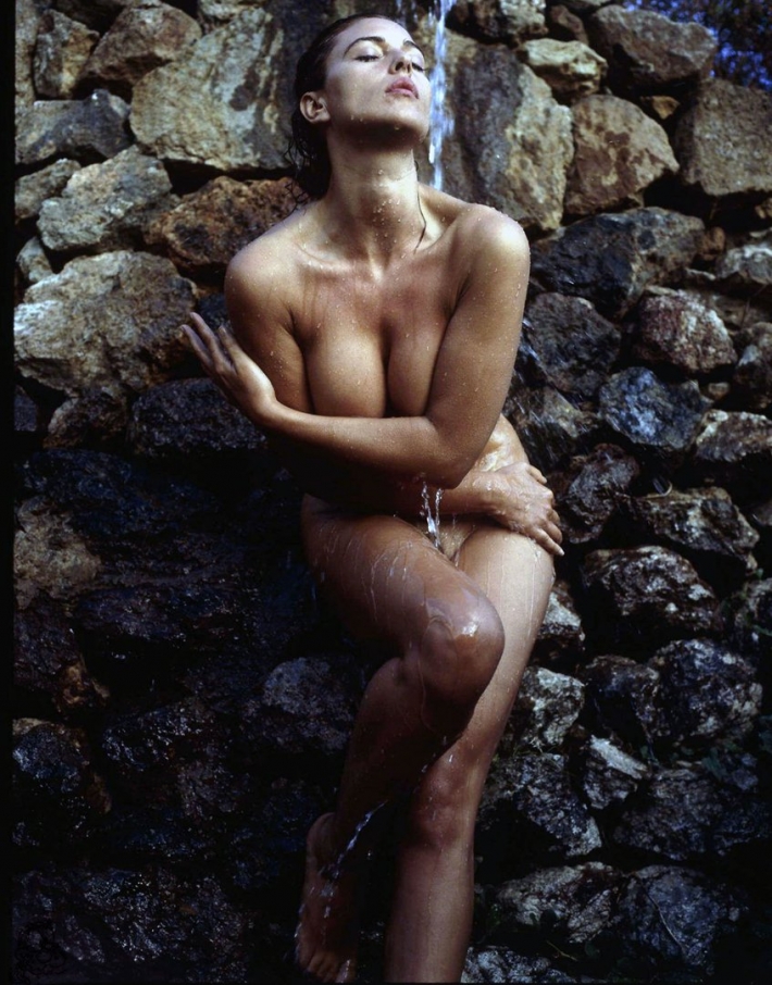 Актрисы ню моника белуччи