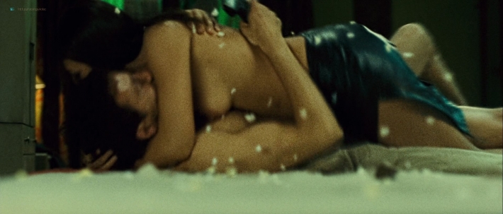 Sex моника беллуччи shoot em up