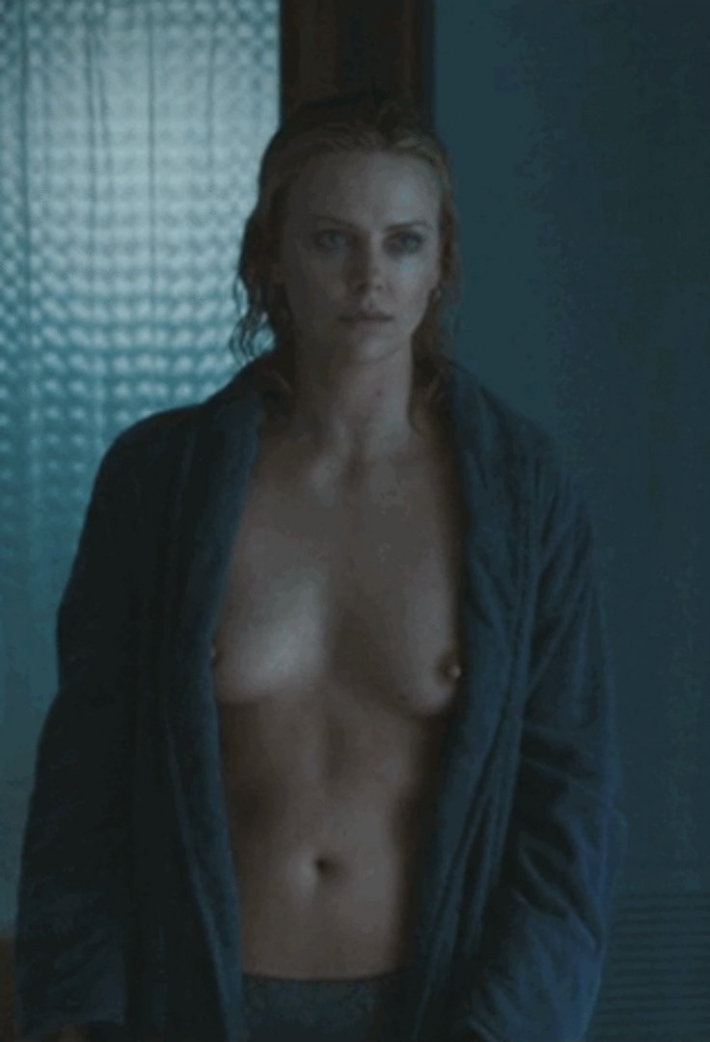 Голая шарлиз терон в фильме пылающая равнина