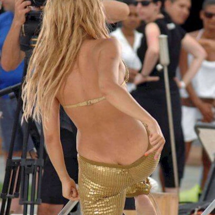 Шакира buttcrack