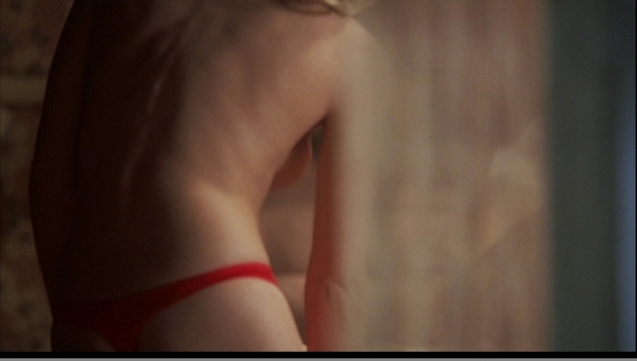 Голая элиша катберт фильм соседка