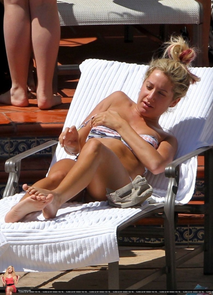 Эшли тисдейл bikini
