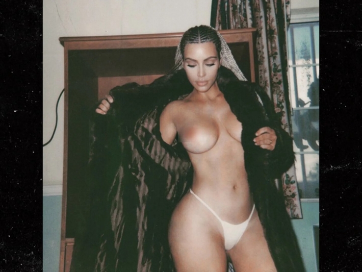Селфи ким кардашьян топлесс