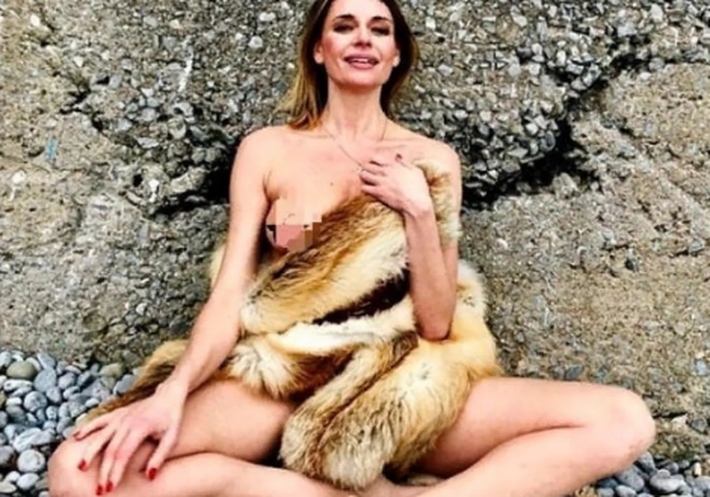 Толкалина любовь оголила