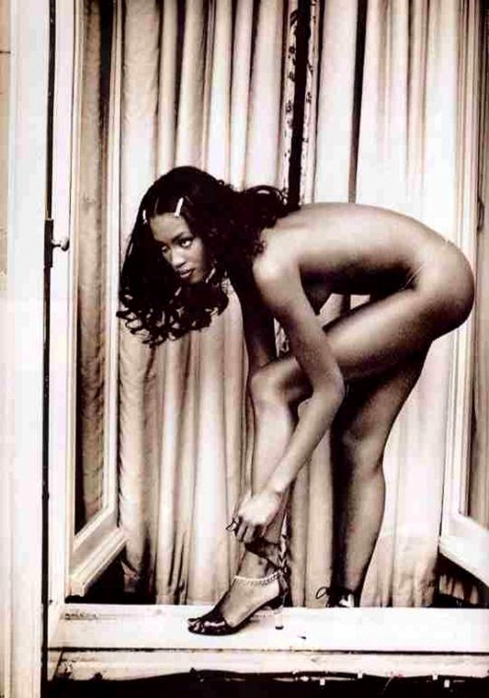 Наоми кэмпбелл в молодости ню