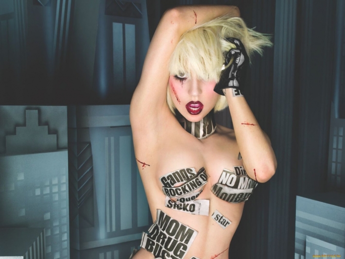 Голая леди гага