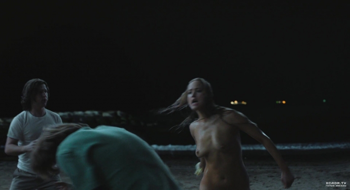 Дженнифер лоуренс в фильме без обид ню