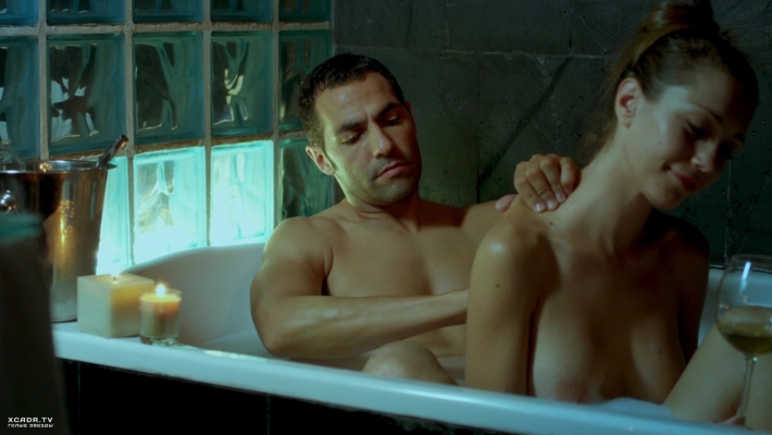 Голые в ванной из кинофильма