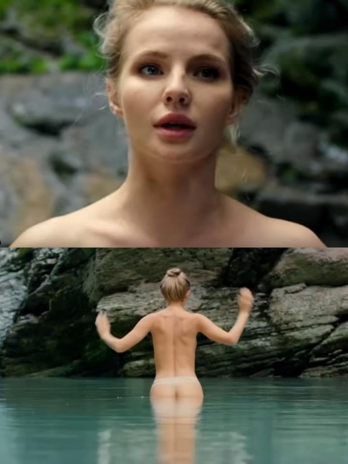 Голая из сериала