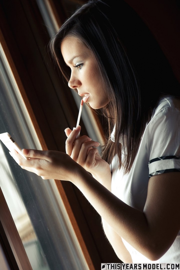 С сигаретой