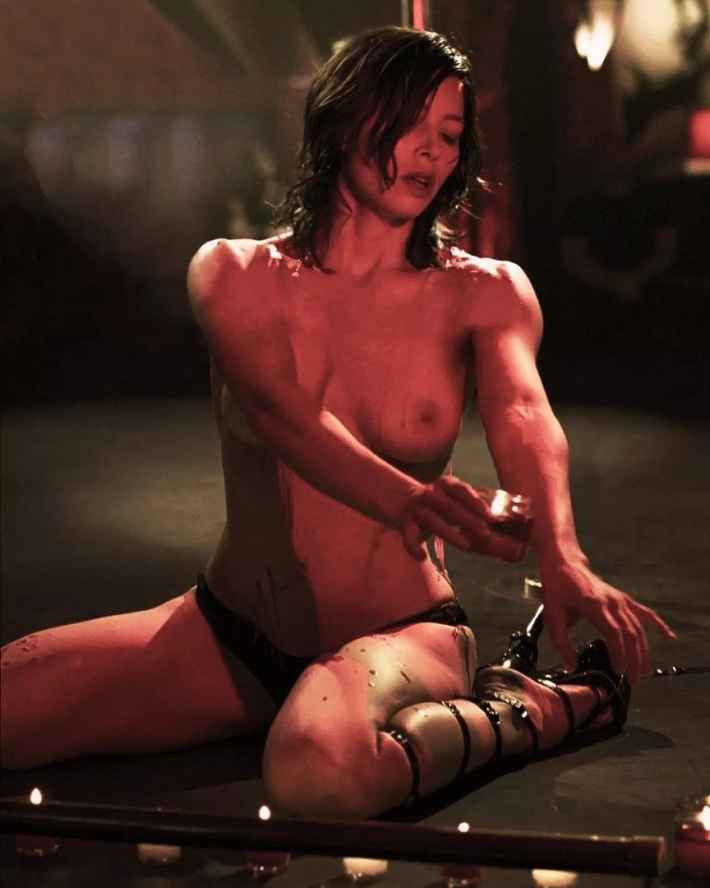 Джессика бил голая в фильмах