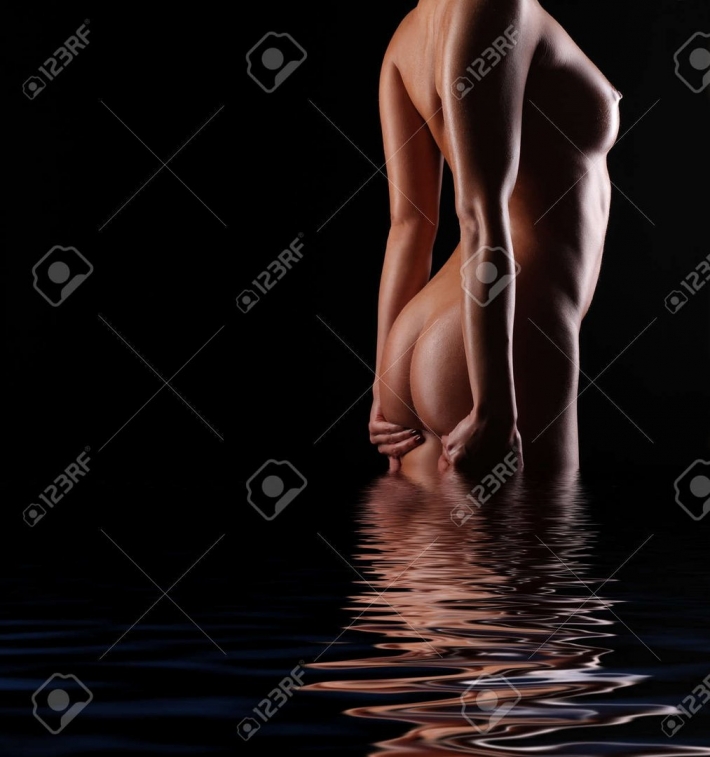 Обнаженное женское тело