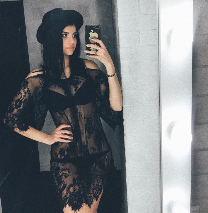 Кружевное платье