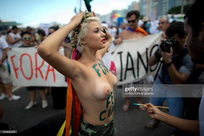 Украинские активистки femen