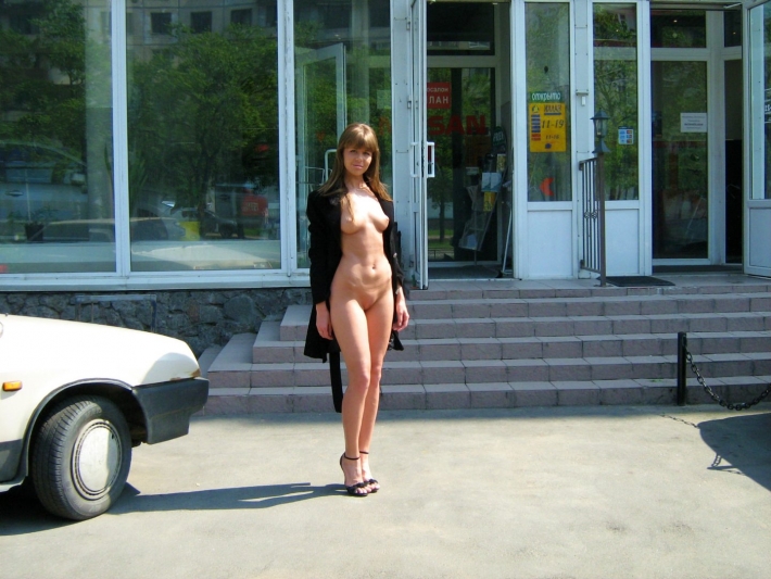 Девки без комплексов на улице