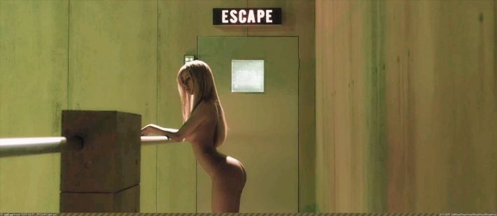 Красивая сексуальная блондинка