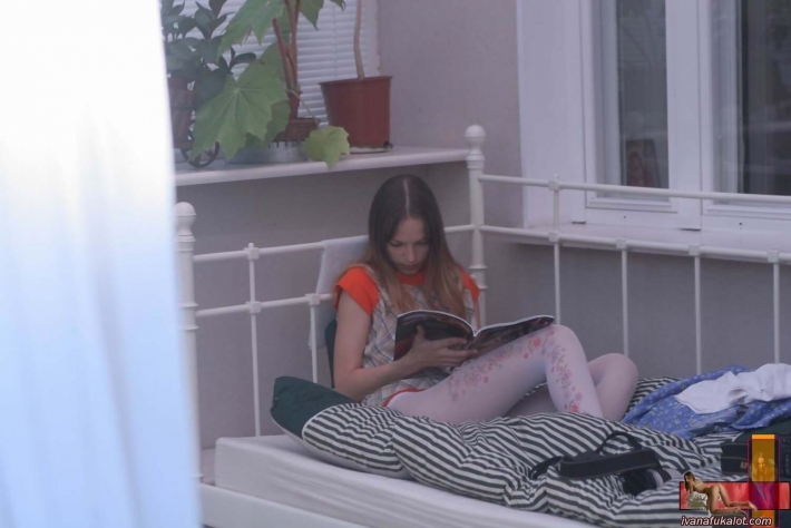 Девушка на учебе