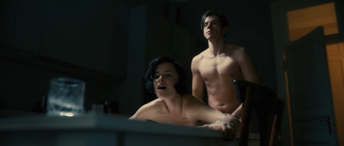 Эротическая сцена