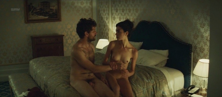 Откровенные сцены