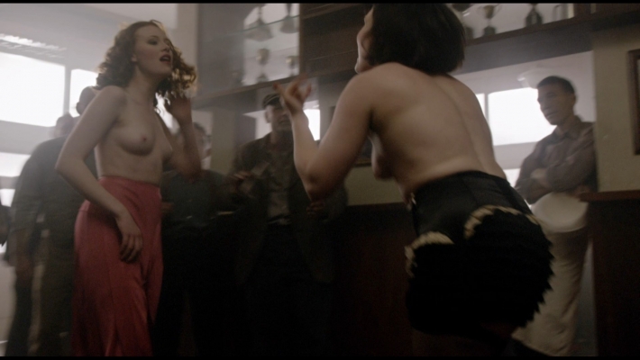 Holliday grainger голаясекис