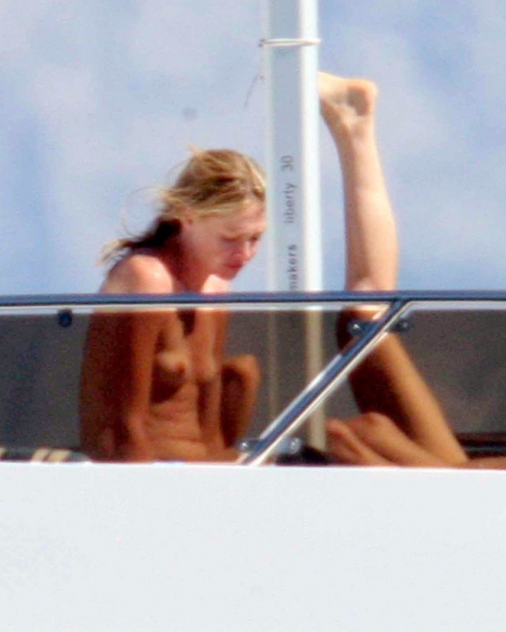 Кейт мосс топлес