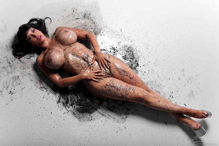 Bianca beauchamp голая в грязи