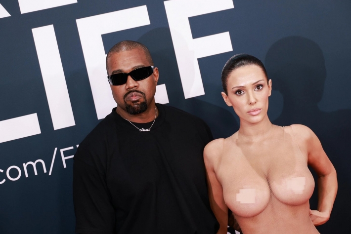 Жена канье уэста на грэмми