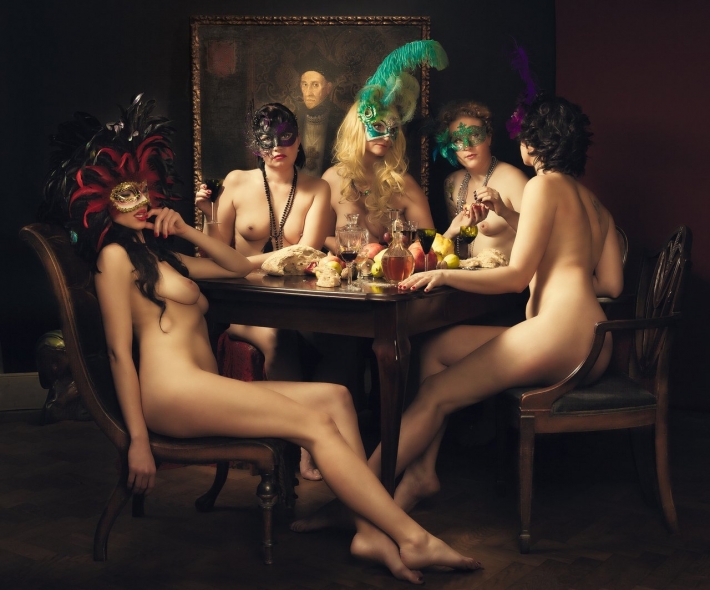 Вечеринка в стиле ню