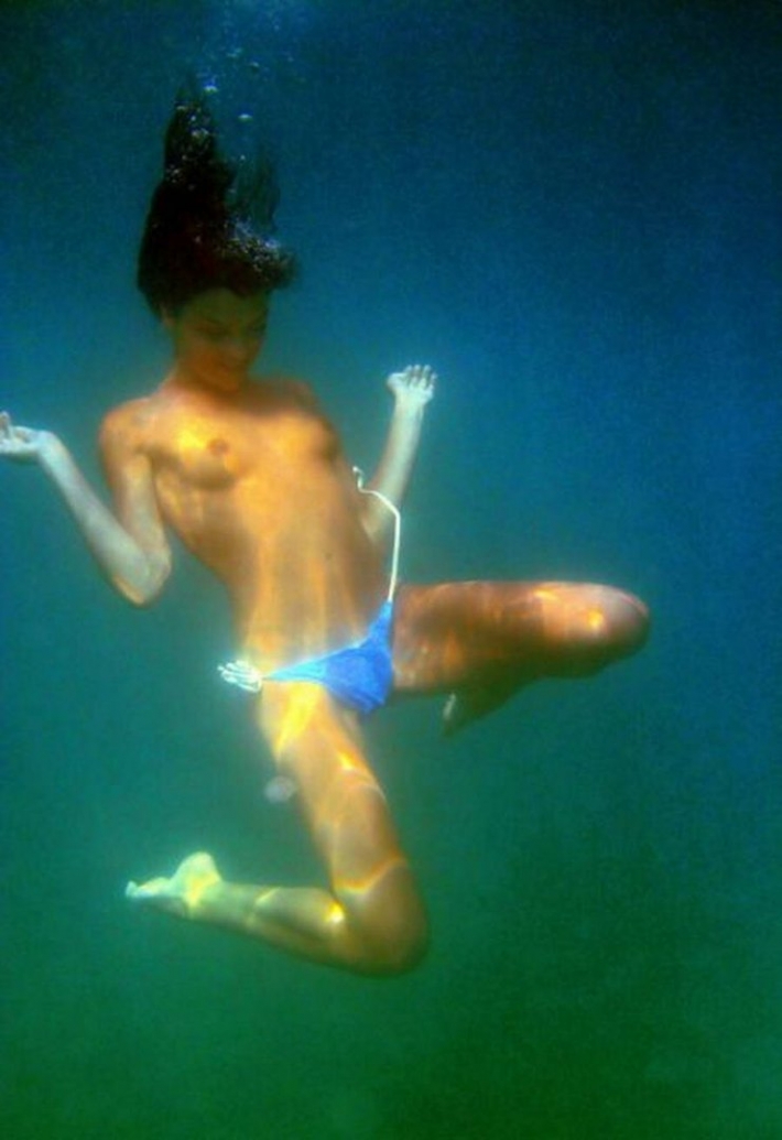 Подводное эротическое шоу