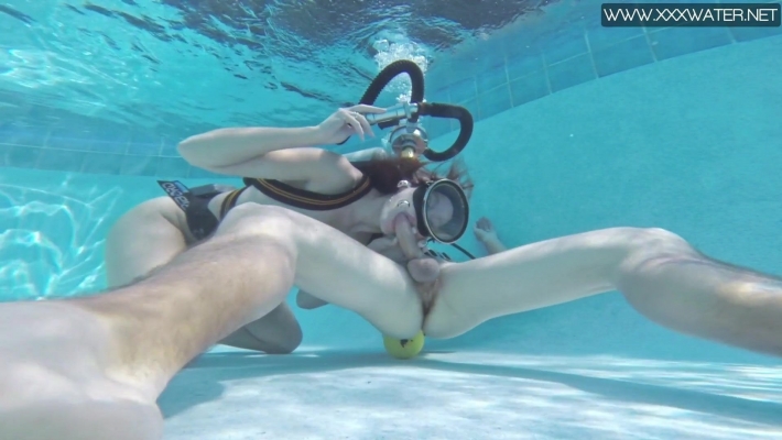 Секс под водой