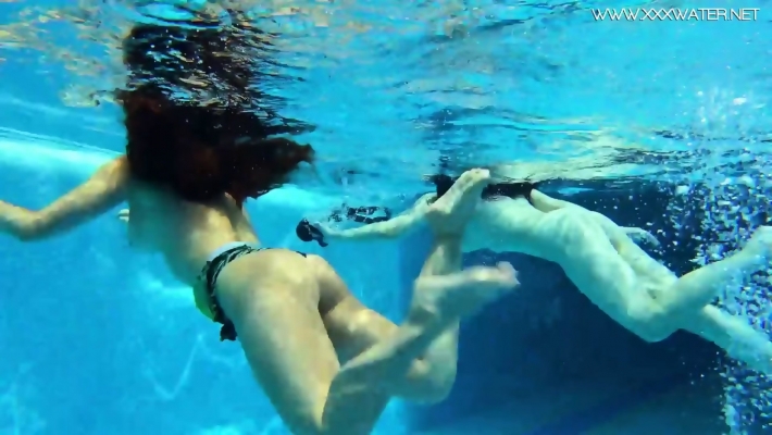 Кристи энн голая в бассейне