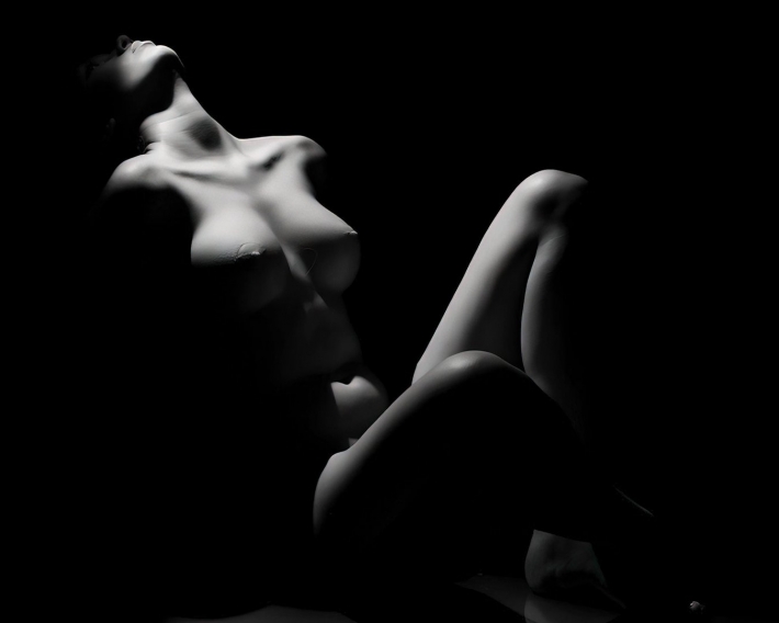 Чёрно-белые эротические