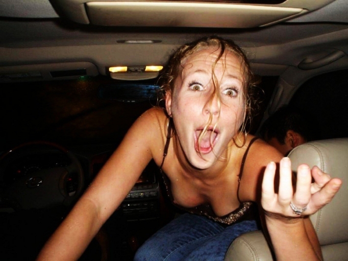 Выпавшие сиськи