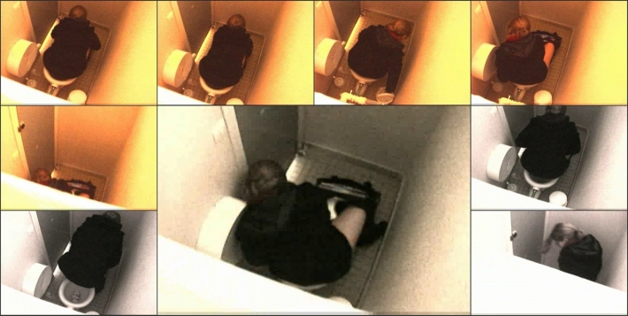 Скрытая камера в мужском туалете