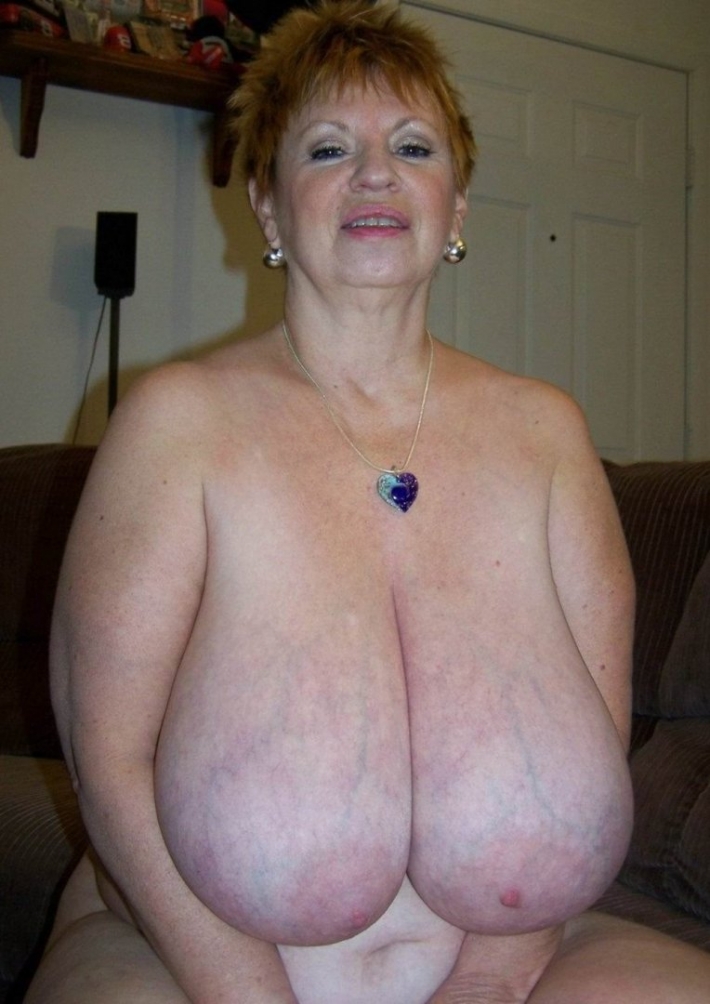Пожилые женщины с большими сиськами