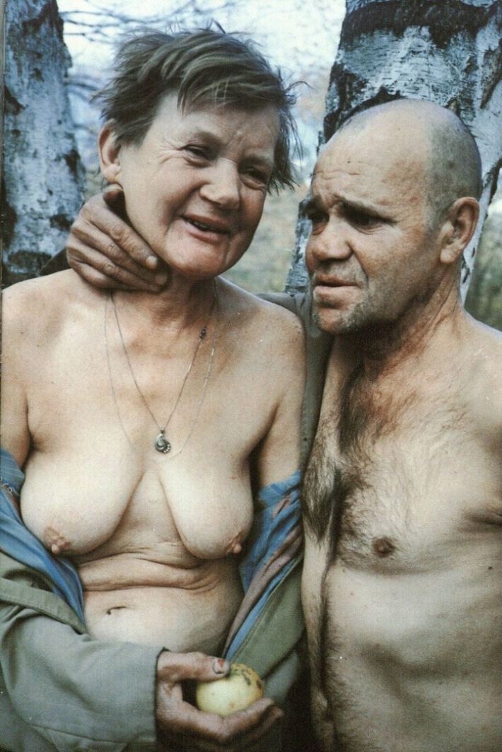 Голые бомжи