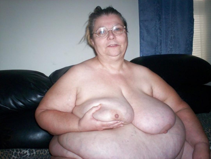 Голые очень жирные старухи