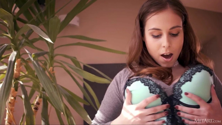 Люси уайлд сиськи