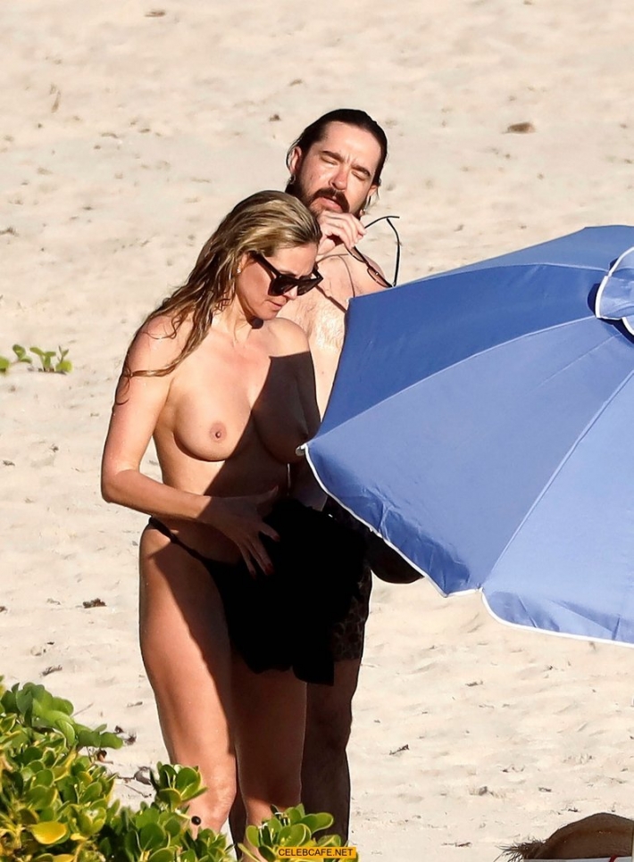 Хайди клум топлесс