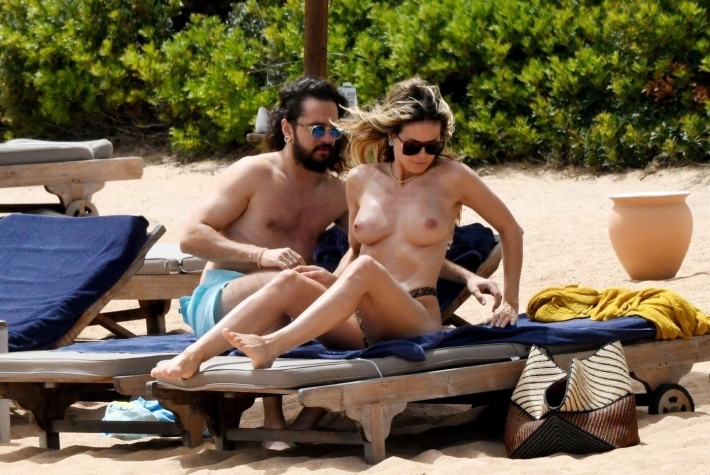 Топлесс при друзьях