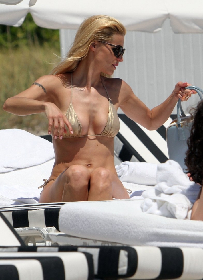 Michelle hunziker bikini