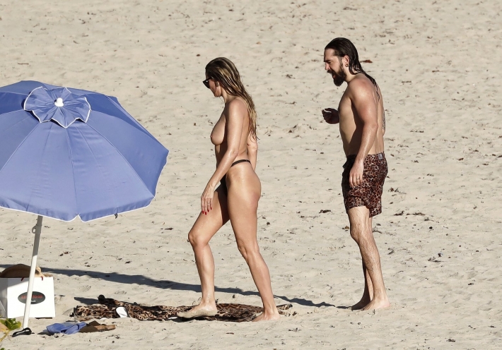 Топлесс на пляже