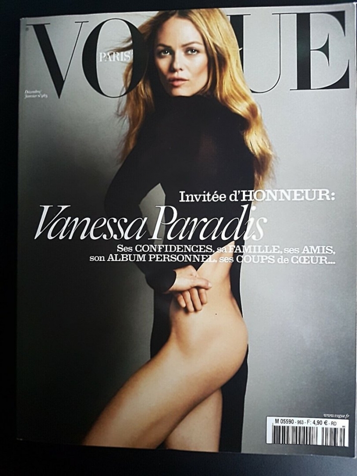 Ванесса паради на обложке вог