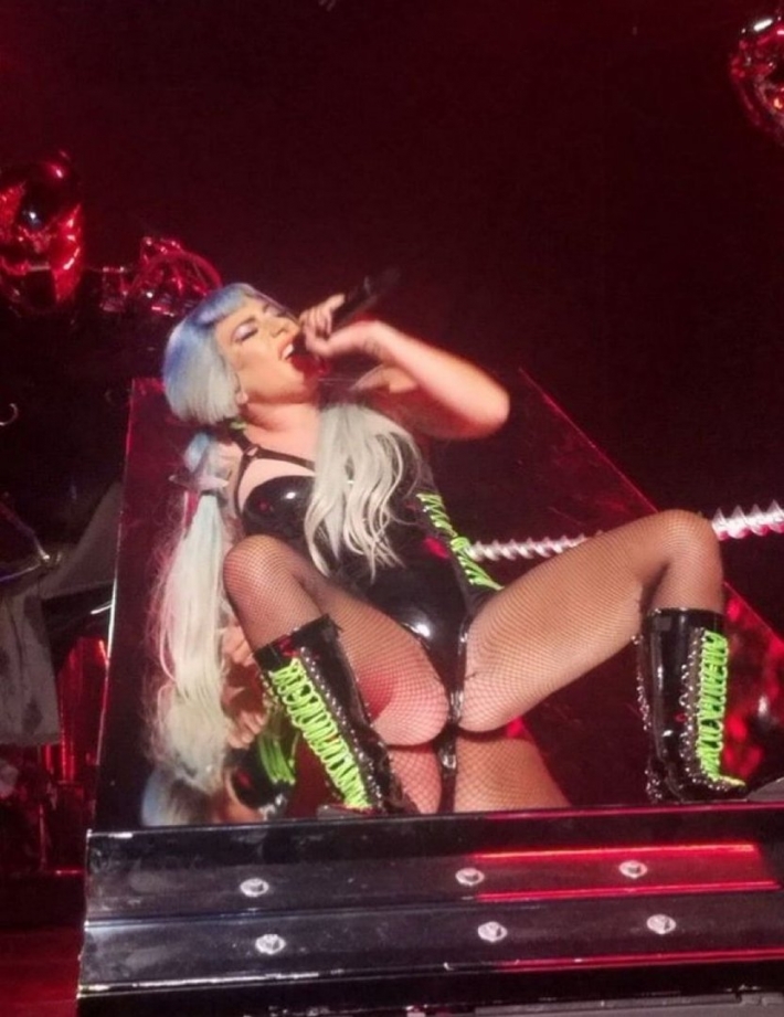 Леди гага на сцене