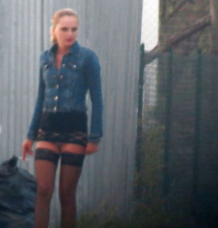 Девушки легкого поведения на трассе