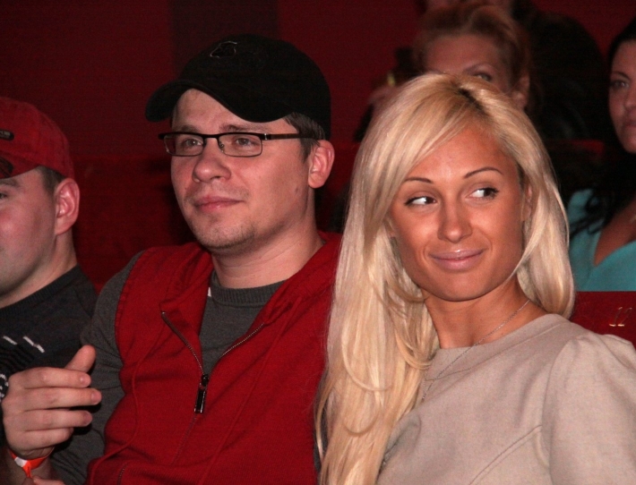 Юлия лещенко жена харламова