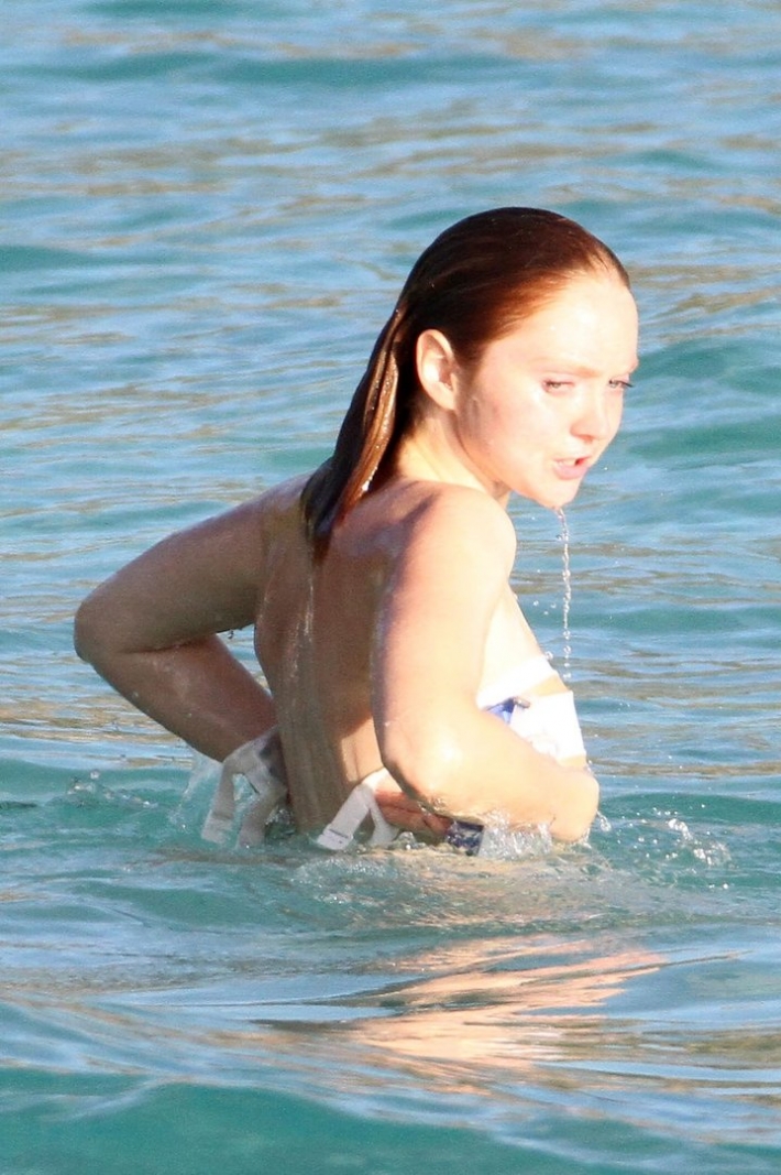 Лили коул бикини